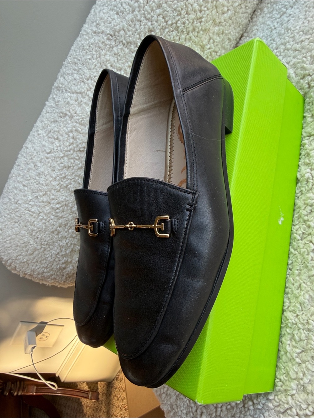 Women’s Sam Edelman Black Leather Loafers with Gold Horsebit. Exc cond